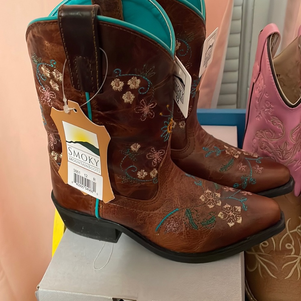 Girls cowboy boots